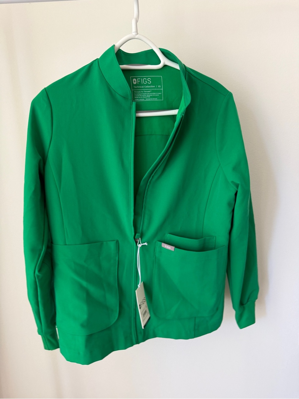 Figs scrub jacket XS